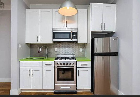 2nd image of 249 Jefferson St APT 1