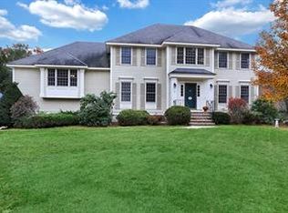 10 Nollet Dr, Andover, MA 01810