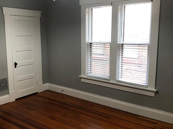 4th image of 119 W Hubbard Ave #117-B