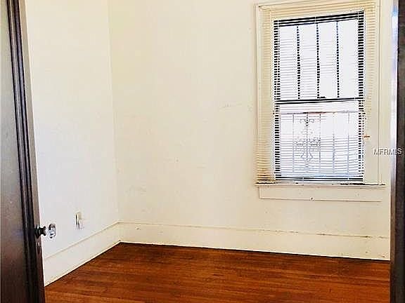 4th image of 2450 2nd Ave S