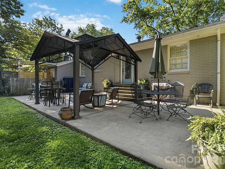 4231 Firethorne Rd — Photo 27