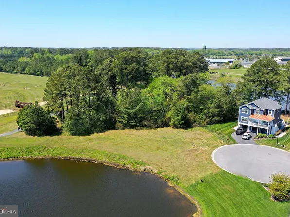 11401 Maid At Arms Ln, Berlin, MD 21811