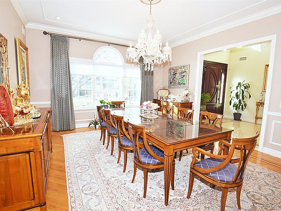 4th image of 35 Meadow Woods Road