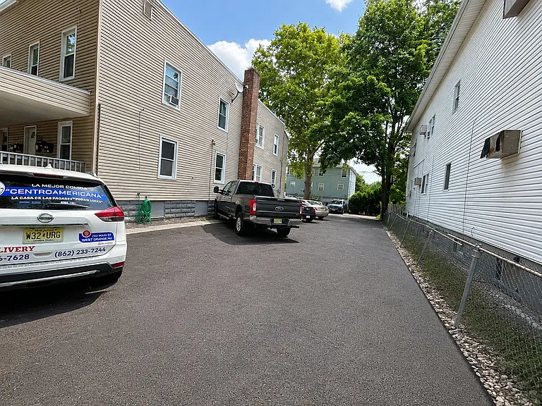 196 Shepard Ave #1R — Photo 8