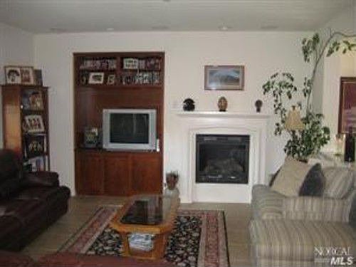 5th image of 106 Ullman Ct