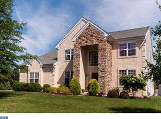 2 Phillips Cir, Aston, PA 19014