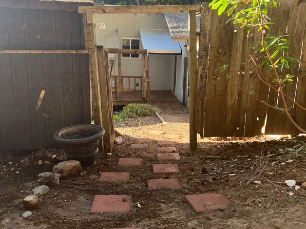 25098 Sherwood Rd, Willits, CA 95490