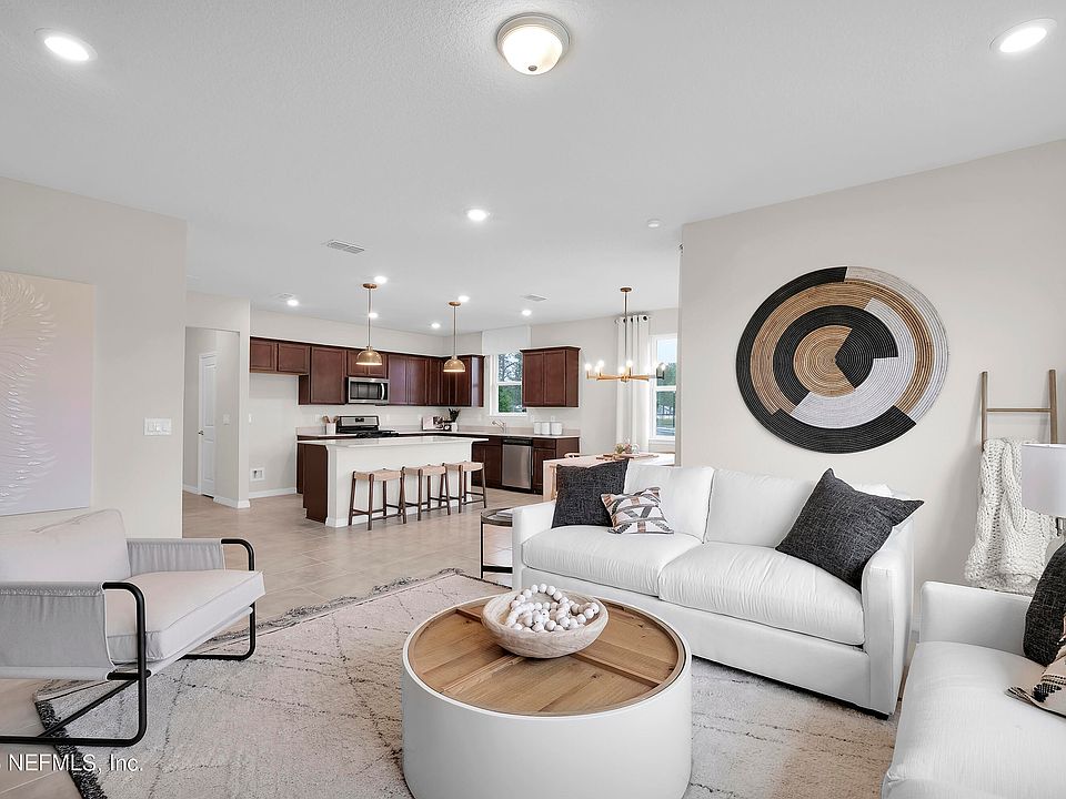1st image of 32 MYRTLE OAK Court