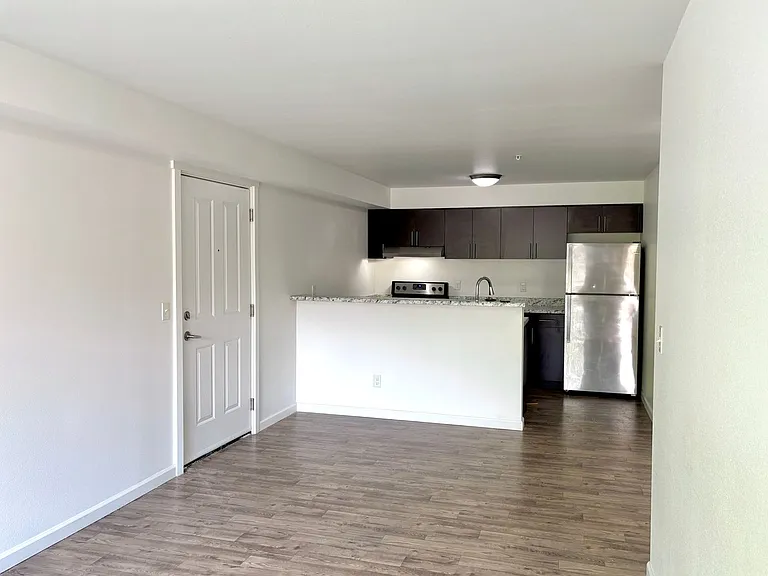 Roseland Apartments — Photo 4