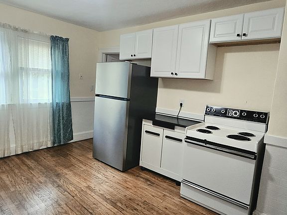 5th image of 84 Gaylord St #Iii