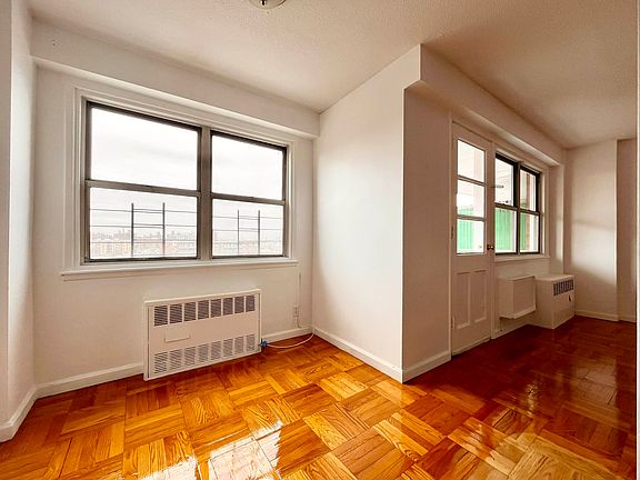 4th image of 2015 Bruckner Blvd APT 8H