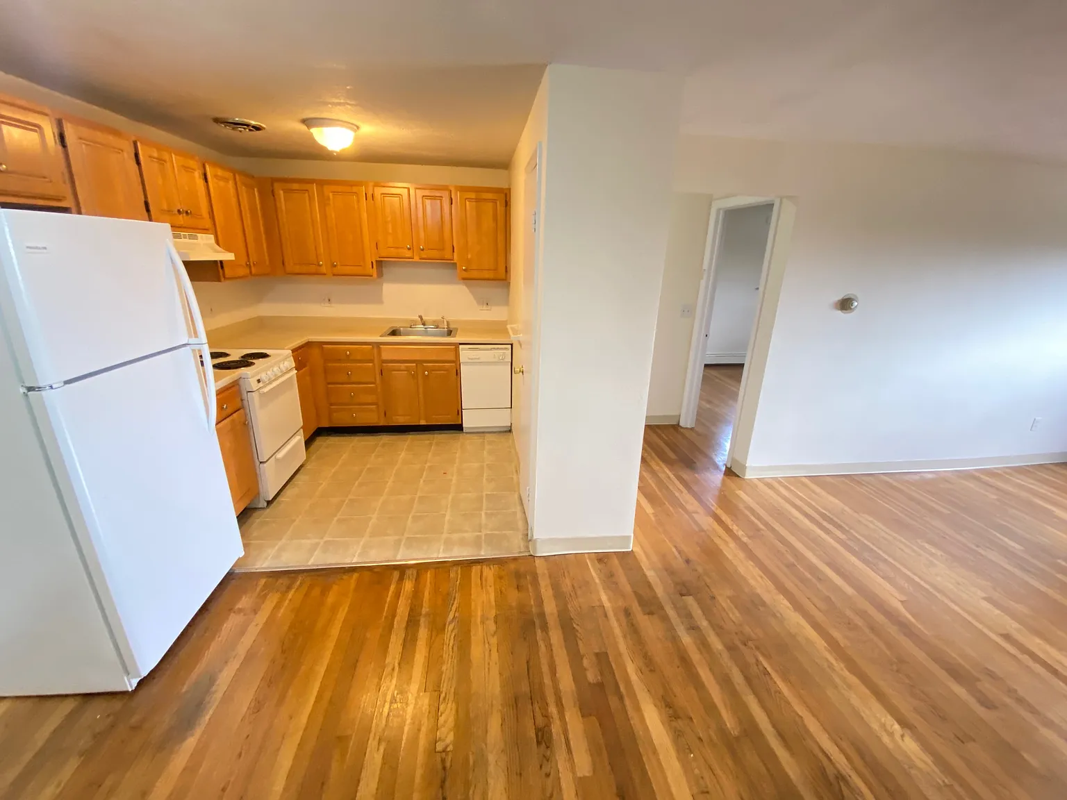 2 bed, $2,800 — Photo 3