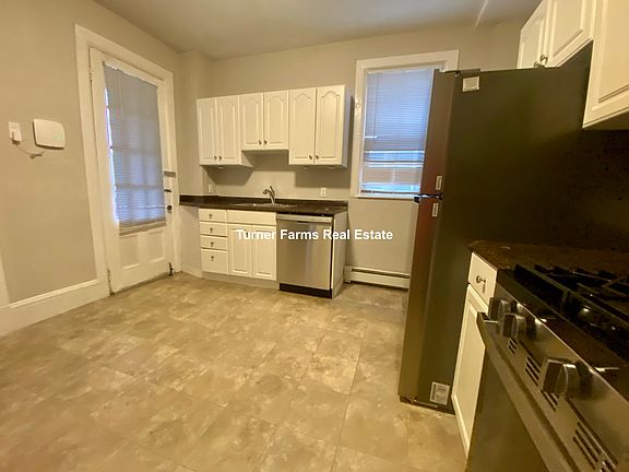 3rd image of 63R Dana St #8