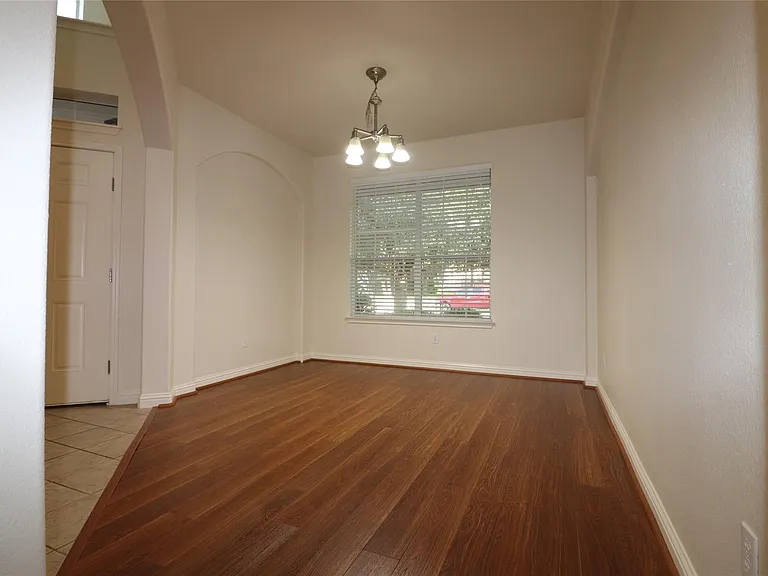 806 Zappa Dr — Photo 21
