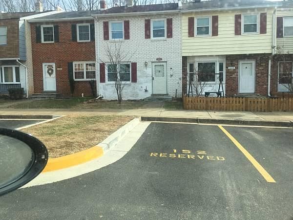 1st image of 14650 Earlham Ct