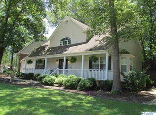 2709 King Arthur Ct SW, Decatur, AL 35603