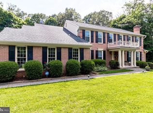 7454 Ox Rd, Fairfax Station, VA 22039