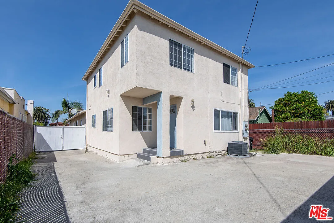 4 bed, 2.0 bath, 1200 sqft, $3,895 — Photo 1