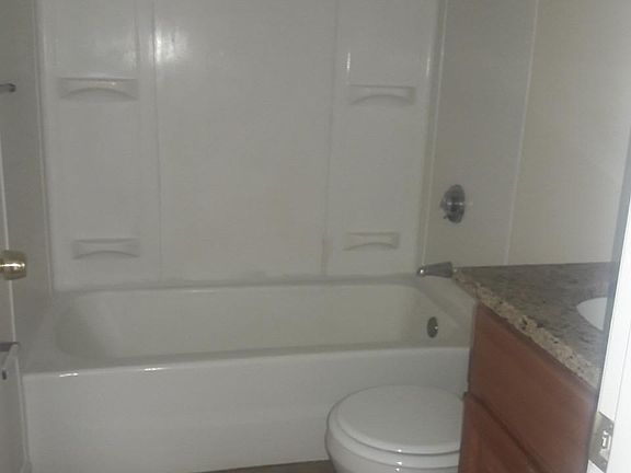 5th image of 13 Charleston Ave APT 35