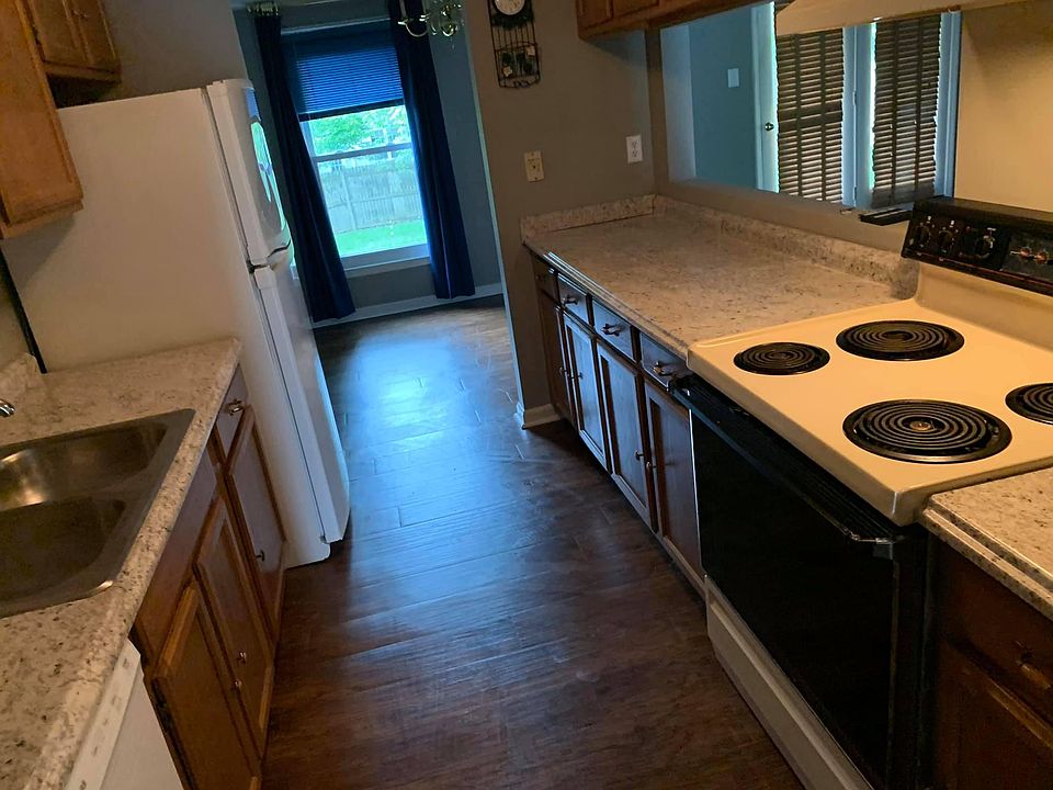 2nd image of 109 Hutchins Dr