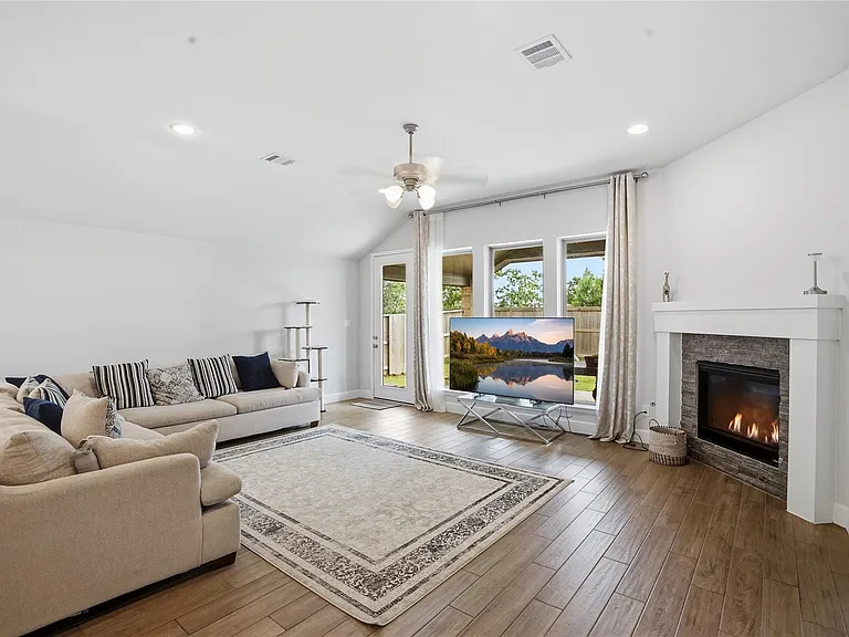 10022 Starry Night Ln — Photo 3