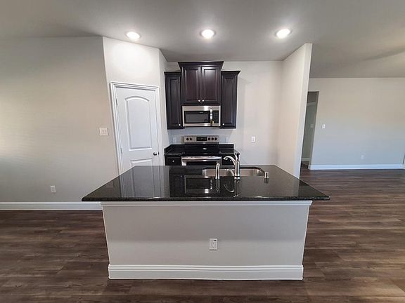 3rd image of 6419 Graceland Dr