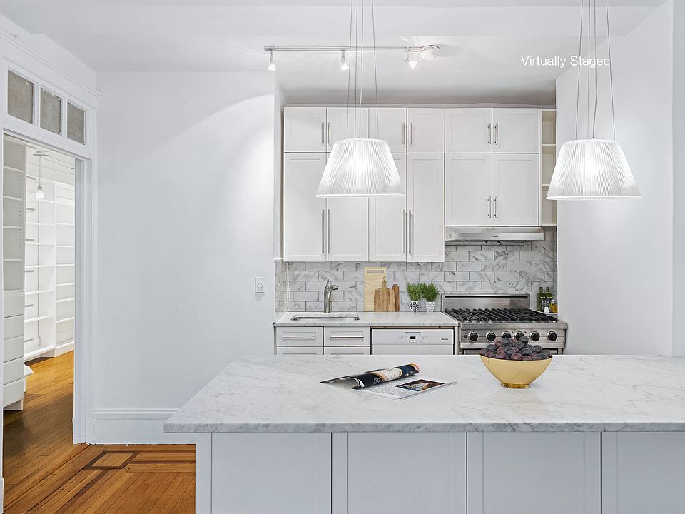 1st image of 527 Cathedral Pkwy #64