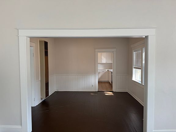 4th image of 373 Waldo St