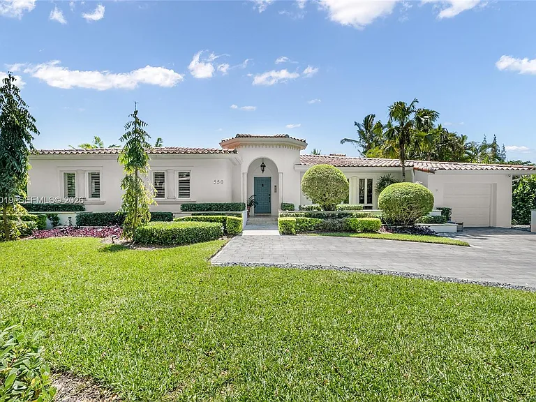550 Jeronimo Dr — Photo 1