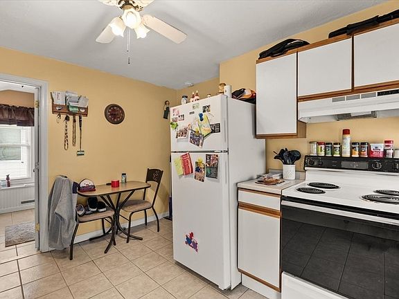 3rd image of 64 Oak St