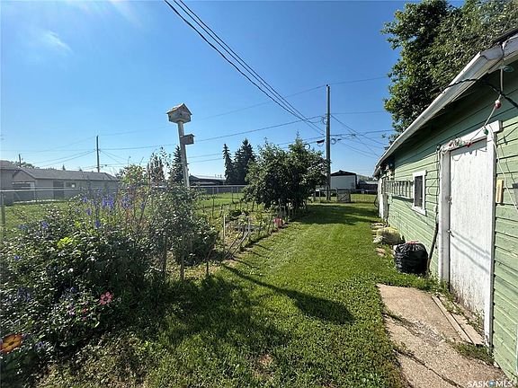 4th image of 804 96th AVENUE