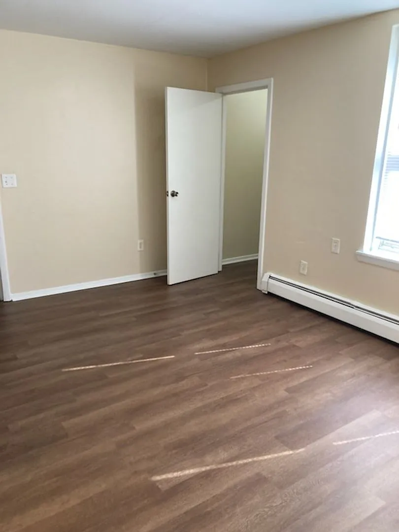 Morris Apartments — Photo 3