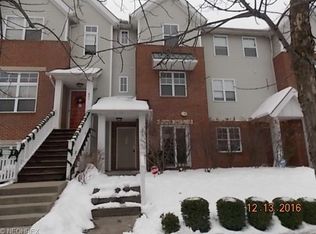 823 Nela View Rd, Cleveland Heights, OH 44112