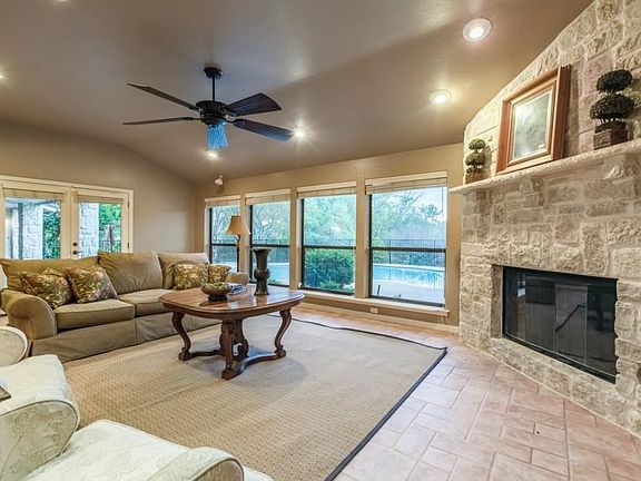 5th image of 1100 Montreau Ct