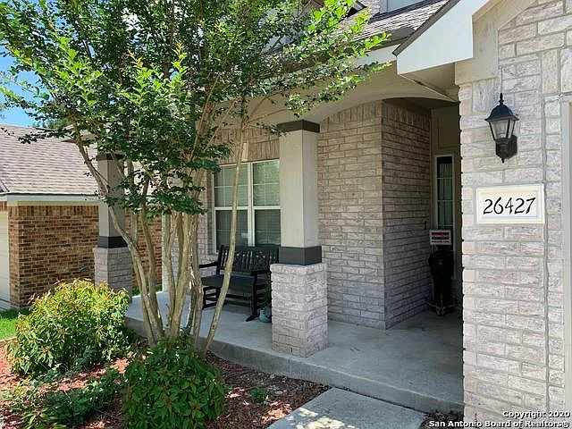 3 bed, 1829 sqft, $2,250 — Photo 3