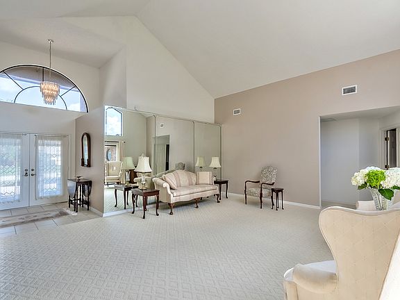 4th image of 741 Sandy Hill Cir
