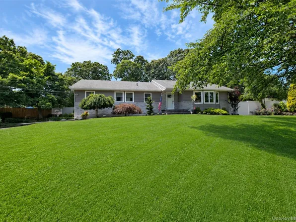 108 Walnut Street, Lake Grove, NY 11755