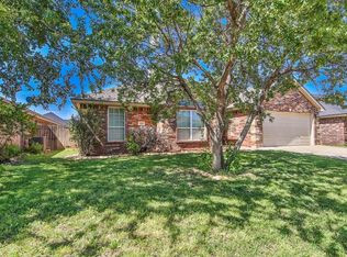 612 N 8th St, Wolfforth, TX 79382