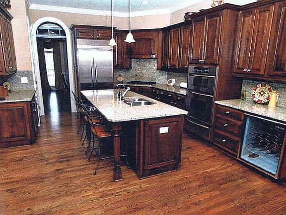 Kitchen - Granite, Cherry Cabinets, Stainless Steel Appliances, Wine Fridge!