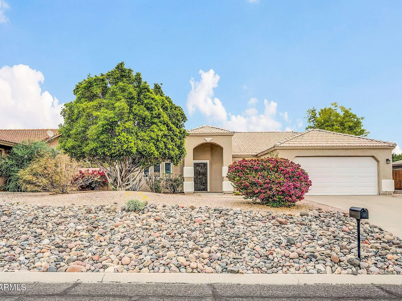 3 bed, 2.0 bath, 1548 sqft, $2,800 — Photo 4