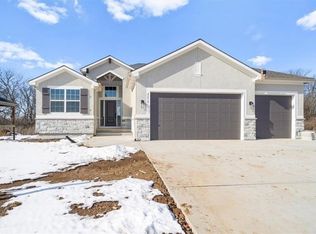 2611 SW Firefly Ln, Lees Summit, MO 64082