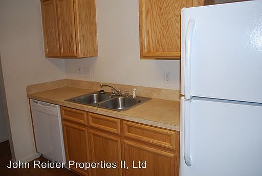 2nd image of 923 Maplewood St