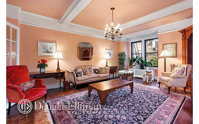 Sold by Douglas Elliman | media 24
