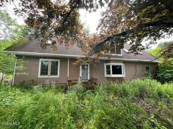 12 Brackwyck Drive, Rensselaer, NY 12144