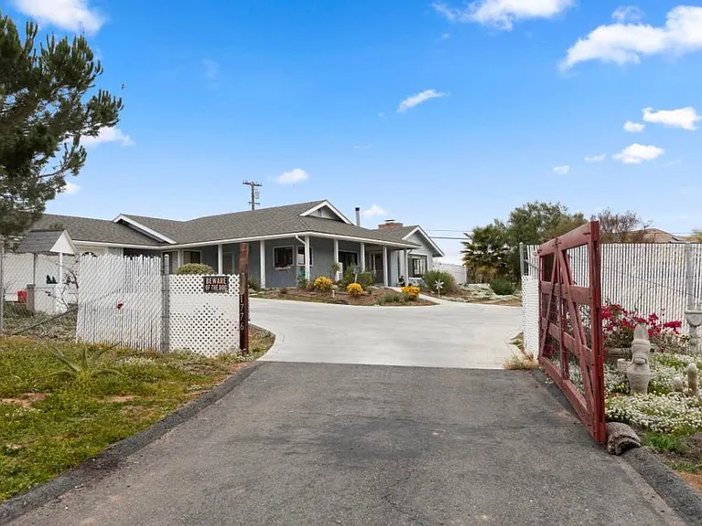 1776 E Alvarado St — Photo 2