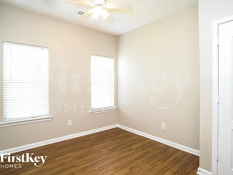 23 Hamilton Blvd NW — Photo 12