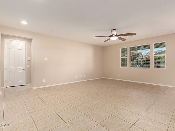 5th image of 3294 N SPRINGFIELD Street
