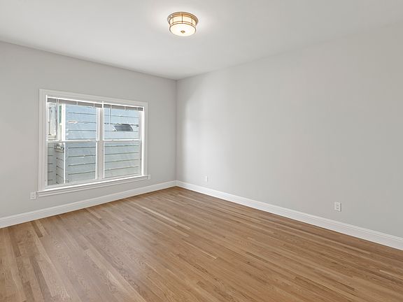 5th image of 2040 Jefferson St APT 305