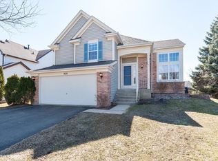1426 Lancaster Ct, Grayslake, IL