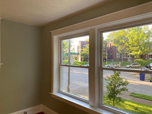 4th image of 4544 Cleveland Ave #1